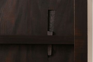 和製アンティーク　総ケヤキ材　無骨な雰囲気を漂わせるシンプルな蔵戸(引き戸、建具、玄関戸)