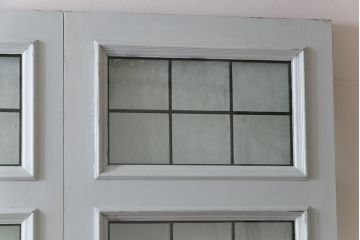 イギリスアンティーク　チーク材　両開き　シャビーシックな雰囲気がお洒落なペイント親子ドア(建具、木製扉)