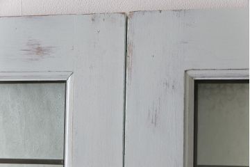 イギリスアンティーク　チーク材　両開き　シャビーシックな雰囲気がお洒落なペイント親子ドア(建具、木製扉)