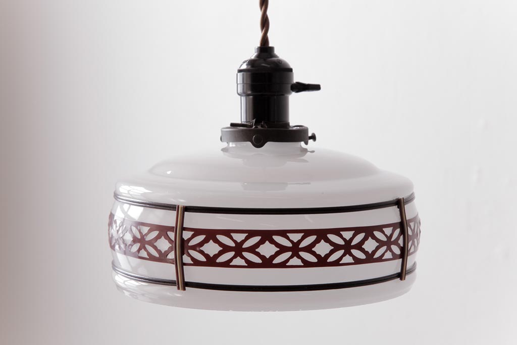 昭和期　花のモチーフが可愛らしいレトロなペンダントライト(天井照明、シェード)(1)