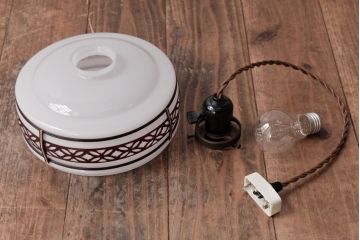 昭和期　花のモチーフが可愛らしいレトロなペンダントライト(天井照明、シェード)(1)