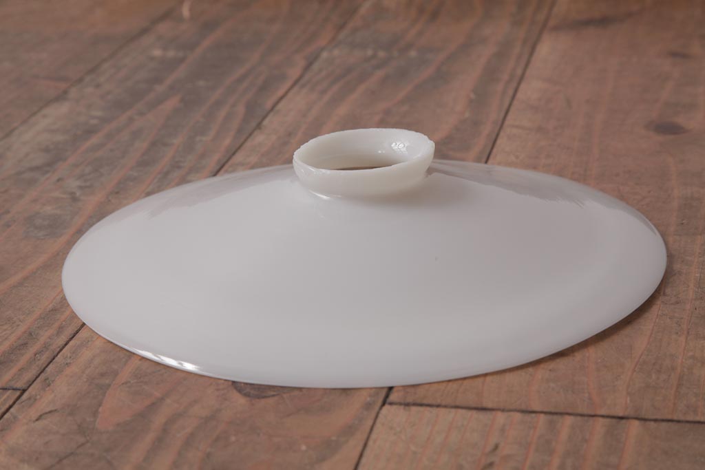 昔懐かしい白い平笠シェードの吊り下げ照明(天井照明、電笠)(3)