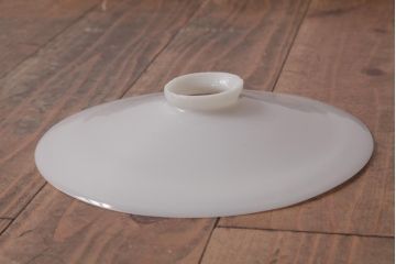 昔懐かしい白い平笠シェードの吊り下げ照明(天井照明、電笠)(3)