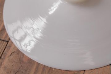 昔懐かしい白い平笠シェードの吊り下げ照明(天井照明、電笠)