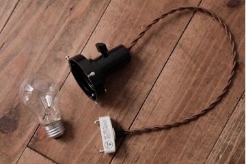 昭和初期(戦前)　レトロな空間づくりに活躍する平笠シェード(天井照明、電笠)