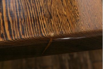 民芸家具　ビンテージ　鉄刀木(タガヤサン)　艶やかな質感と濃淡の杢目が美しいセンターテーブル(定価50万円)(座卓)