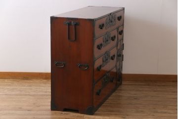 アンティーク家具　和製アンティーク　漆塗り　3尺　華やかさと風情を感じる最上箪笥(時代箪笥)