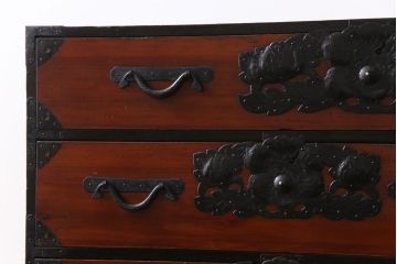 アンティーク家具　和製アンティーク　漆塗り　3尺　華やかさと風情を感じる最上箪笥(時代箪笥)