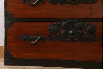 アンティーク家具　和製アンティーク　漆塗り　3尺　華やかさと風情を感じる最上箪笥(時代箪笥)