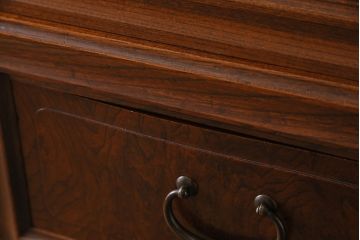 アンティーク家具　最高級　特別注文造り　三方ケヤキ無垢材の二段重ね水屋箪笥(茶箪笥、収納棚、食器棚)