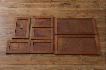 アンティーク家具　最高級　特別注文造り　三方ケヤキ無垢材の二段重ね水屋箪笥(茶箪笥、収納棚、食器棚)