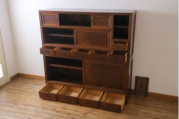 アンティーク家具　最高級　特別注文造り　三方ケヤキ無垢材の二段重ね水屋箪笥(茶箪笥、収納棚、食器棚)