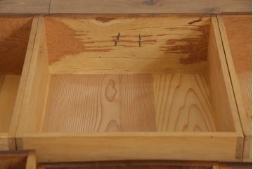 アンティーク家具　最高級　特別注文造り　三方ケヤキ無垢材の二段重ね水屋箪笥(茶箪笥、収納棚、食器棚)