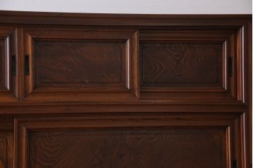 アンティーク家具　最高級　特別注文造り　三方ケヤキ無垢材の二段重ね水屋箪笥(茶箪笥、収納棚、食器棚)