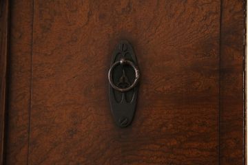 アンティーク家具　最高級　特別注文造り　三方ケヤキ無垢材の二段重ね水屋箪笥(茶箪笥、収納棚、食器棚)