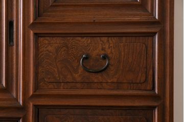 アンティーク家具　最高級　特別注文造り　三方ケヤキ無垢材の二段重ね水屋箪笥(茶箪笥、収納棚、食器棚)