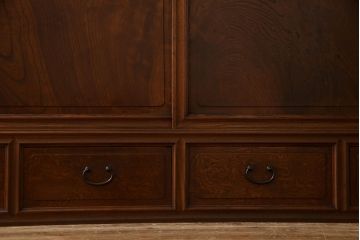 アンティーク家具　最高級　特別注文造り　三方ケヤキ無垢材の二段重ね水屋箪笥(茶箪笥、収納棚、食器棚)
