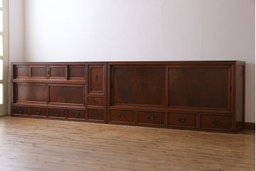 アンティーク家具　最高級　特別注文造り　三方ケヤキ無垢材の二段重ね水屋箪笥(茶箪笥、収納棚、食器棚)