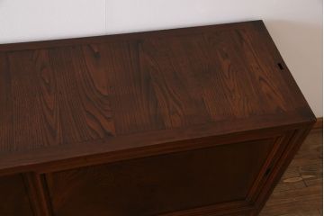 アンティーク家具　最高級　特別注文造り　三方ケヤキ無垢材の二段重ね水屋箪笥(茶箪笥、収納棚、食器棚)