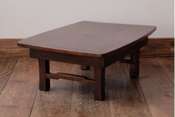レトロ家具　昭和レトロ　丸みのある天板が愛らしさを加える角ちゃぶ台(座卓、ローテーブル)