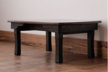 レトロ家具　昭和レトロ　栓材一枚板　味のある風合いと木目が趣のある豆ちゃぶ台(ローテーブル、花台)