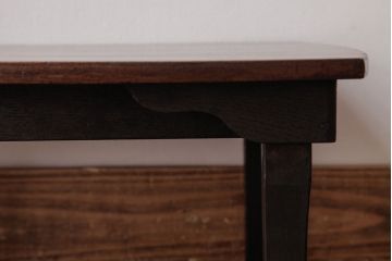 レトロ家具　昭和レトロ　栓材一枚板　味のある風合いと木目が趣のある豆ちゃぶ台(ローテーブル、花台)
