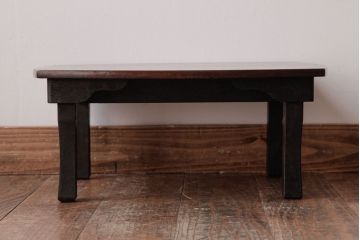 レトロ家具　昭和レトロ　栓材一枚板　味のある風合いと木目が趣のある豆ちゃぶ台(ローテーブル、花台)