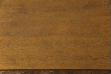 リメイク家具　ナラ材　素朴な木の風合いがレトロなセンターテーブル(ローテーブル、リビングテーブル、作業台)