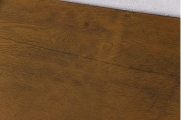 リメイク家具　ナラ材　素朴な木の風合いがレトロなセンターテーブル(ローテーブル、リビングテーブル、作業台)