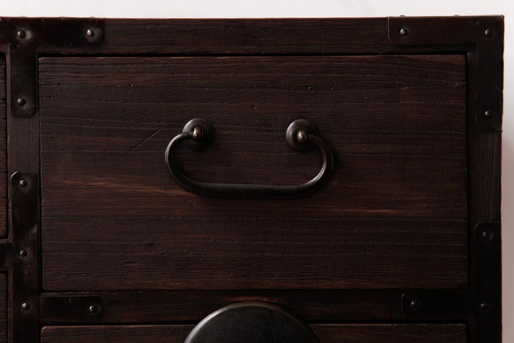 アンティーク家具　昭和初期　銅金具　総桐材　柔らかな木肌が味わいのある小箪笥(ローチェスト、桐箪笥、桐たんす)