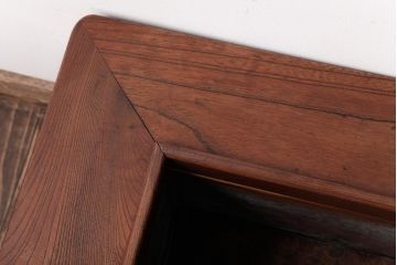 アンティーク雑貨　和製アンティーク　引き出しの金具とケヤキ材との組み合わせが渋い関西火鉢(長火鉢、囲炉裏)