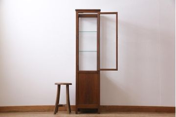 レトロ家具　昭和レトロ　縦型　古い木の質感が味のあるシンプルなガラスケース(ショーケース、収納棚、陳列棚)