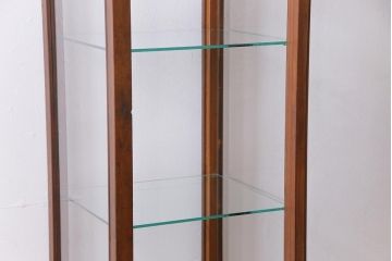 レトロ家具　昭和レトロ　縦型　古い木の質感が味のあるシンプルなガラスケース(ショーケース、収納棚、陳列棚)