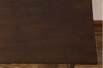古材リメイク　ジャンクスタイルにおすすめな味わい深い風合いの鉄脚テーブル(サイドテーブル)