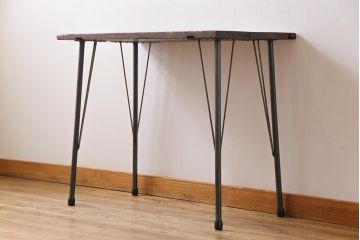 古材リメイク　ジャンクスタイルにおすすめな味わい深い風合いの鉄脚テーブル(サイドテーブル)