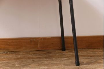 古材リメイク　朴の木(ホオノキ)　一枚板を使ったシンプルな鉄脚サイドテーブル(センターテーブル)