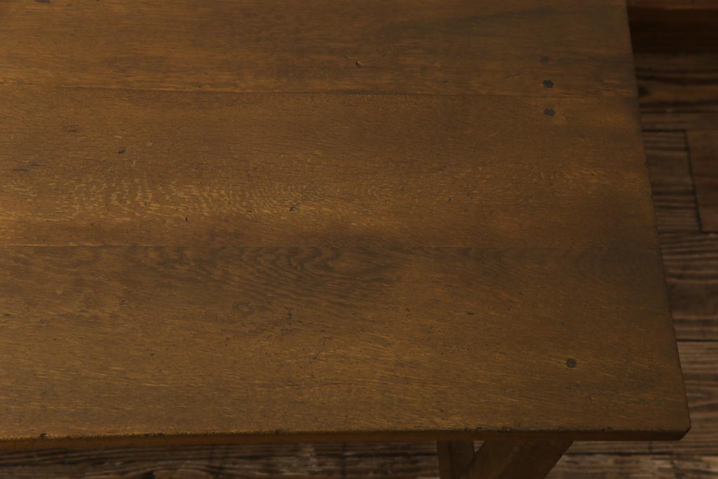 リメイク家具　ナラ材　素朴な木の風合いがレトロなセンターテーブル(ローテーブル、リビングテーブル、作業台)(1)