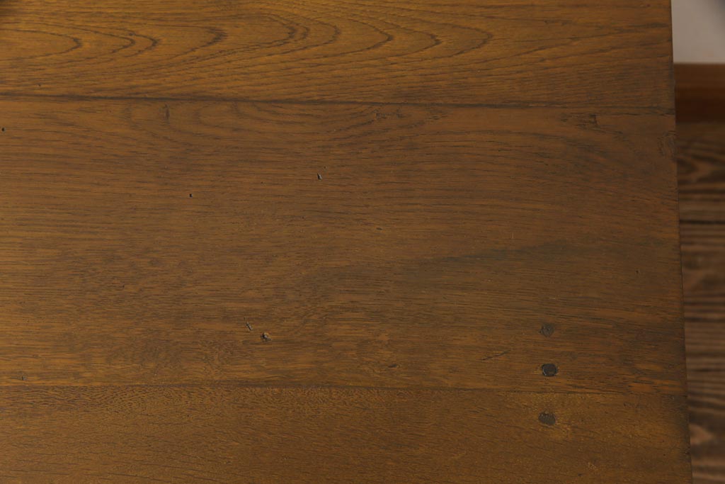 リメイク家具　ナラ材　素朴な木の風合いがレトロなセンターテーブル(ローテーブル、リビングテーブル、作業台)(1)