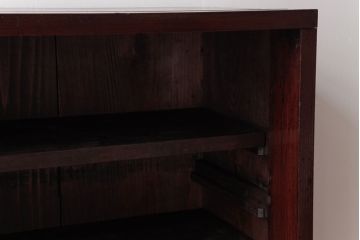 リメイク家具　オリジナル花ガラス入り　鉄脚付きがおしゃれな小振りな戸棚(収納棚、食器棚)