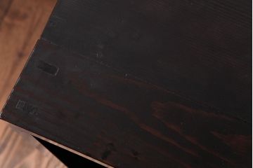 リメイク家具　オリジナル花ガラス入り　鉄脚付きがおしゃれな小振りな戸棚(収納棚、食器棚)