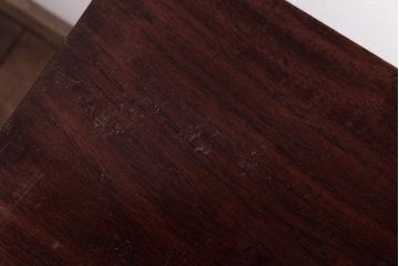 リメイク品　鉄脚　赤みを帯びた木色が上品な印象与えるサイドテーブル(センターテーブル、ベンチ、飾り台)