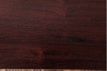 リメイク品　鉄脚　赤みを帯びた木色が上品な印象与えるサイドテーブル(センターテーブル、ベンチ、飾り台)