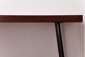 リメイク品　鉄脚　赤みを帯びた木色が上品な印象与えるサイドテーブル(センターテーブル、ベンチ、飾り台)