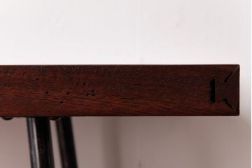 リメイク品　鉄脚　赤みを帯びた木色が上品な印象与えるサイドテーブル(センターテーブル、ベンチ、飾り台)(1)