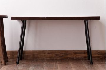 ラフジュ工房オリジナル　古い木の質感が味わい深いシンプルな鉄脚サイドテーブル(センターテーブル、花台、飾り台)