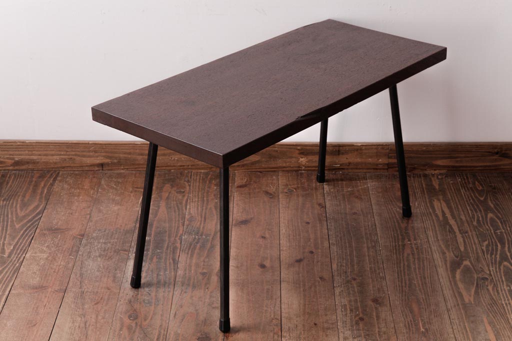 ラフジュ工房オリジナル　古い木の質感が味わい深いシンプルな鉄脚サイドテーブル(センターテーブル、花台、飾り台)