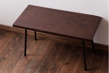 ラフジュ工房オリジナル　古い木の質感が味わい深いシンプルな鉄脚サイドテーブル(センターテーブル、花台、飾り台)