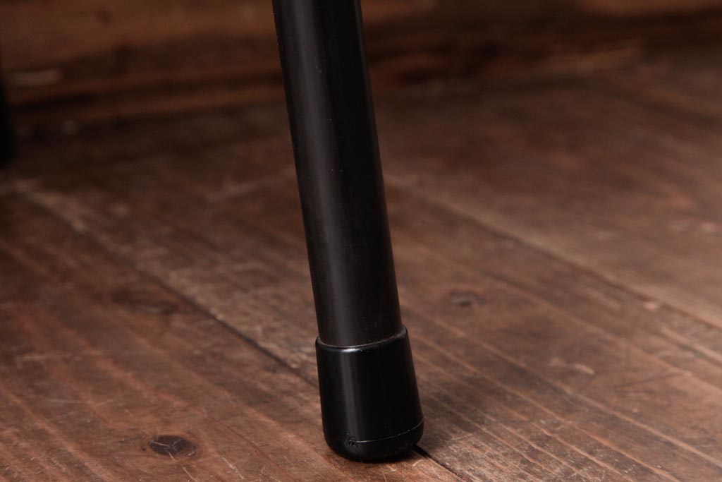 ラフジュ工房オリジナル　古い木の質感が味わい深いシンプルな鉄脚サイドテーブル(センターテーブル、花台、飾り台)