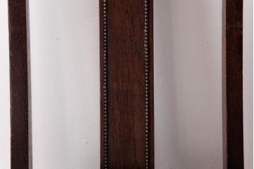 アンティーク家具　イギリスアンティーク　控えめな装飾と落ち着いた色味が魅力的なダイニングチェア(ワークチェア、椅子)