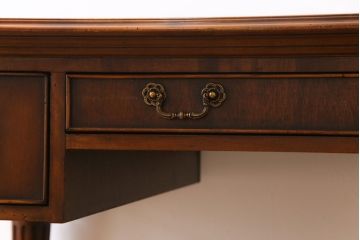 中古　アメリカ製　センチュリー社(CENTURY)　クラシックなデザインのキャスター付きデスク(作業台)(定価約198万円)